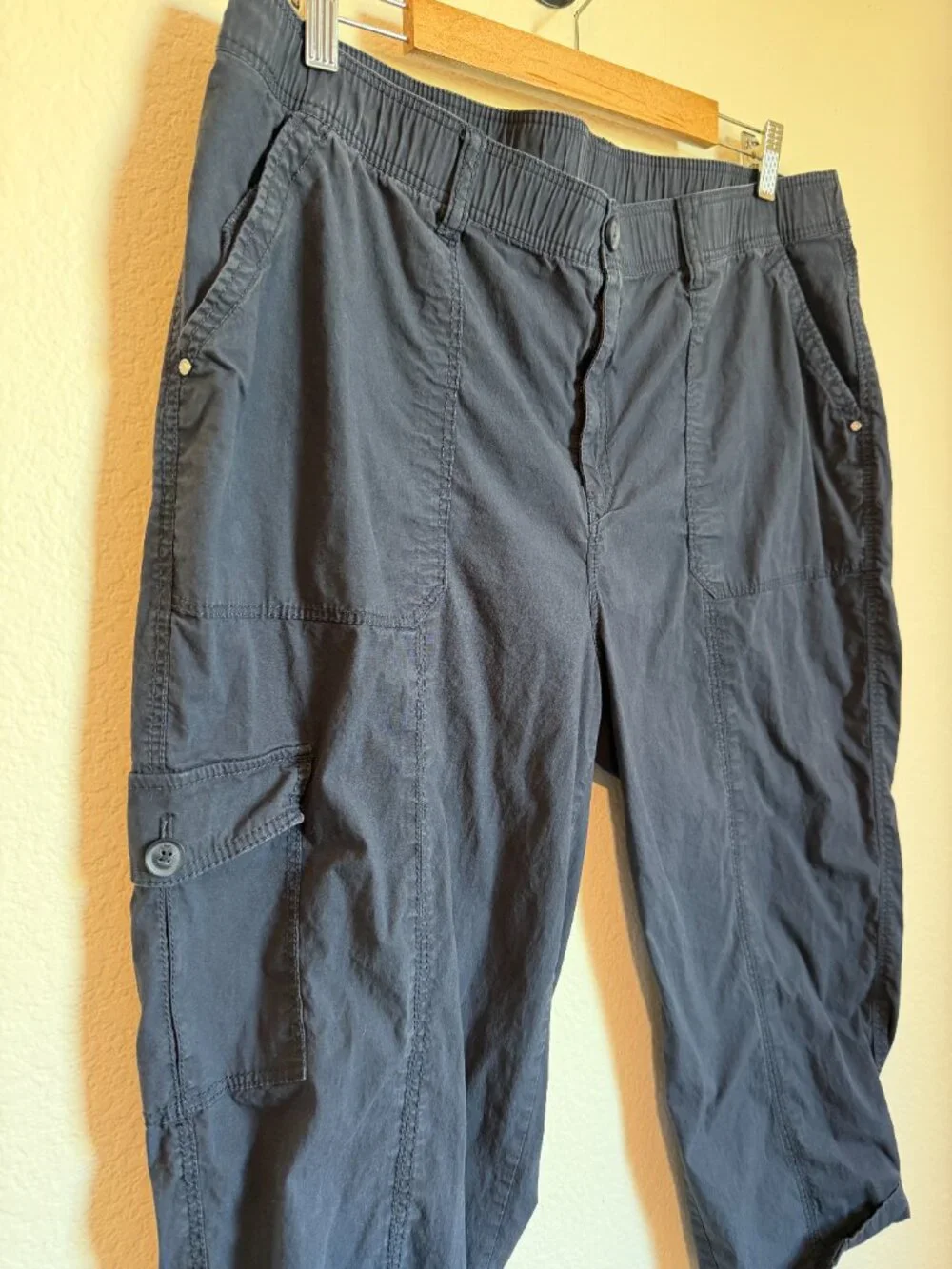 Chico's Navy Cargo Capri Pants 3.5 XL Pull-On Cotton Stretch Travel Utility